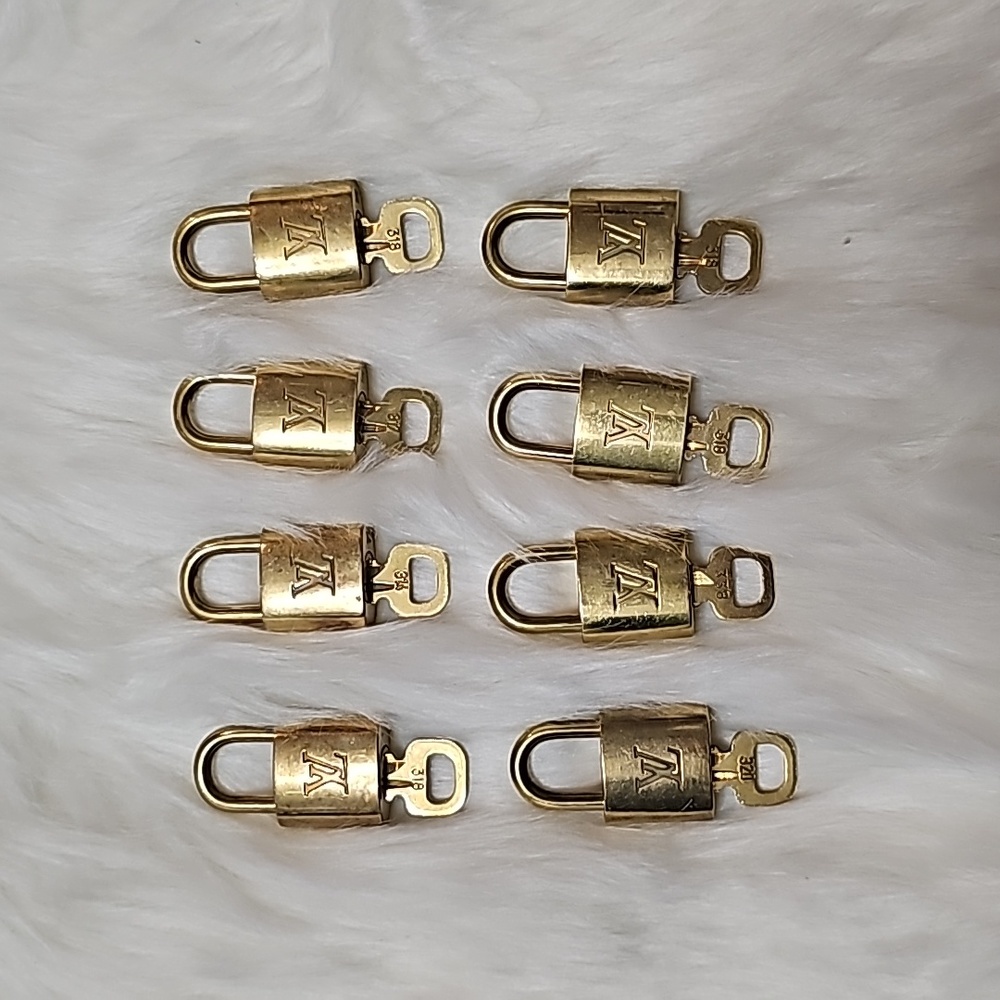 Authentic Lv Locks In Good Condition - image 5